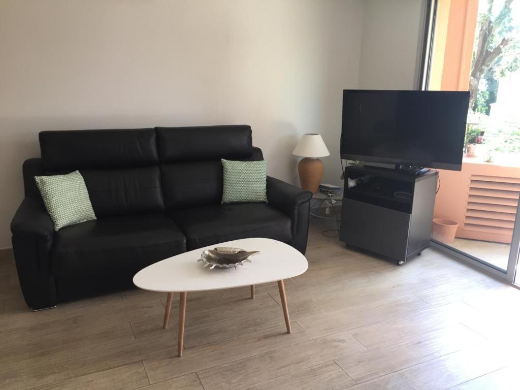 Belle Residence Au Centre De Saint Tropez Avec Piscine Et Garage Eksteriør billede